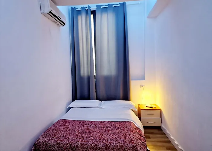 Hotell 2000 2*