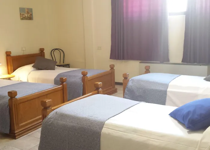 Hotell 2000 2*
